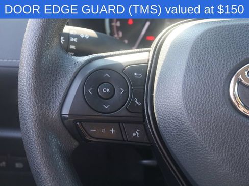 Used 2023 Toyota RAV4 LE AWD/4WD image 4