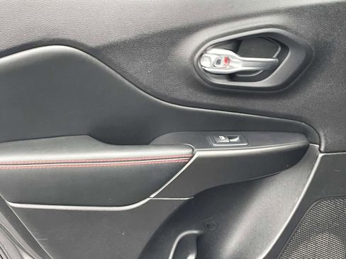 Certified 2021 Jeep Cherokee Trailhawk w/ Comfort/Convenience Group image 21