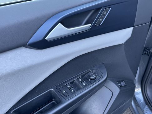 Used 2022 Volkswagen Taos SE image 14