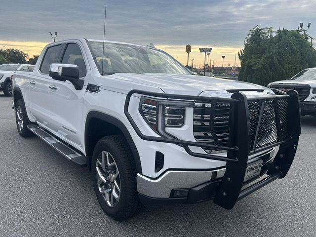 Used 2023 GMC Sierra 1500 SLT w/ SLT Premium Package AWD/4WD image 6
