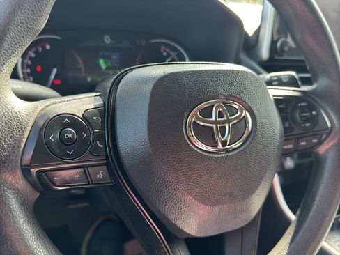 Used 2024 Toyota RAV4 XLE image 38