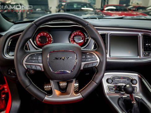 Used 2015 Dodge Challenger SRT Hellcat RWD image 90