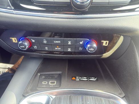 Used 2024 Buick Enclave Premium image 45