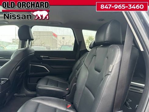 Used 2024 Kia Telluride S w/ S Sunroof Package FWD image 9
