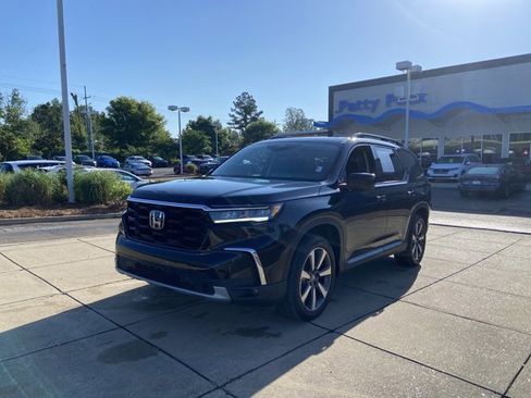Used 2025 Honda Pilot Elite image 4