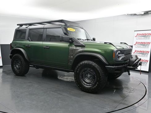 Used 2024 Ford Bronco Everglades image 2