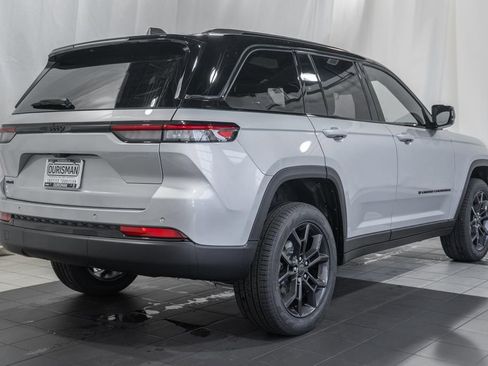 New 2025 Jeep Grand Cherokee Limited image 4