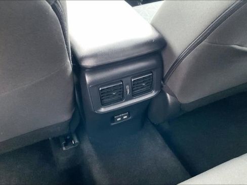 Used 2024 Toyota RAV4 XLE FWD image 35