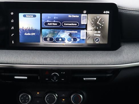 Used 2025 Nissan Kicks SV image 14