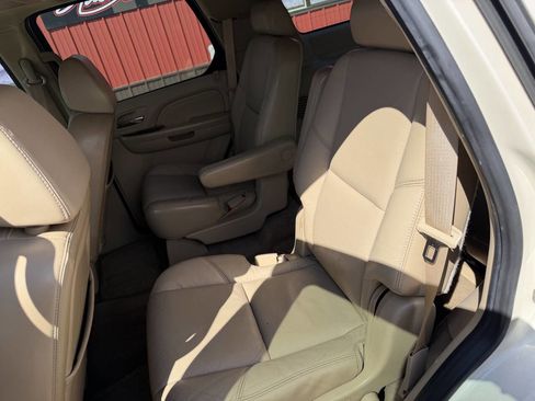 Used 2009 Cadillac Escalade AWD image 11