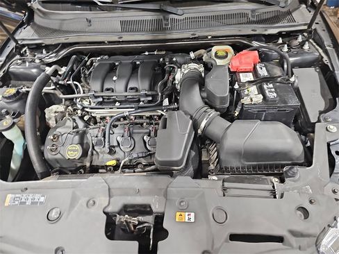 Used 2016 Ford Taurus Limited image 35