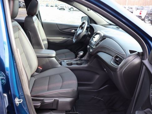 Used 2022 Chevrolet Equinox RS w/ Infotainment Package image 17