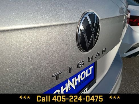 Used 2024 Volkswagen Tiguan SE FWD image 7
