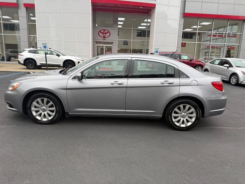 Used 2013 Chrysler 200 Touring w/ Cold Weather Group image 2