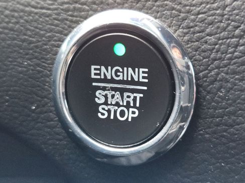 Used 2021 Ford Edge ST image 23