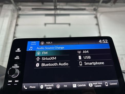 Used 2025 Honda Pilot TrailSport image 34