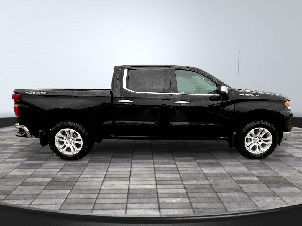 Used 2022 Chevrolet Silverado 1500 LTZ w/ LTZ Premium Package AWD/4WD image 8