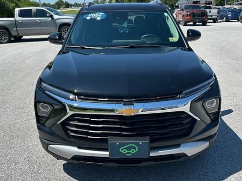 Certified 2024 Chevrolet TrailBlazer LT w/ LT Cold Weather Package AWD/4WD image 8