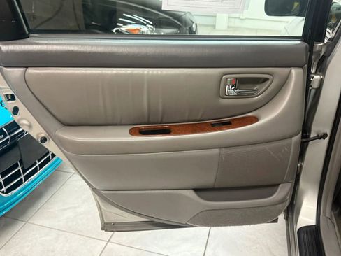 Used 2004 Toyota Avalon XLS image 17
