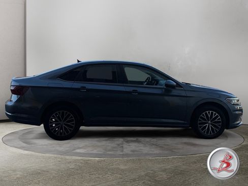 Used 2021 Volkswagen Jetta SE image 8