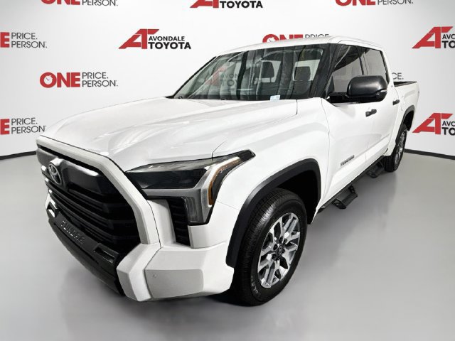 Used 2022 Toyota Tundra SR5 w/ SR5 Convenience Package AWD/4WD image 3