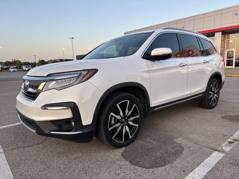 Used 2020 Honda Pilot Touring image 1