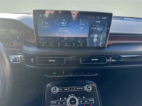 Certified 2022 Lincoln Nautilus Reserve w/ Equipment Group 201A image 14