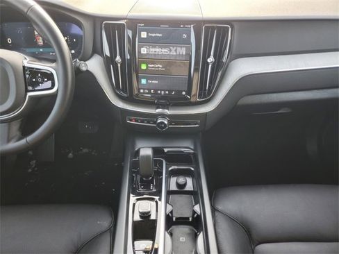 Certified 2025 Volvo XC60 B5 Plus image 32