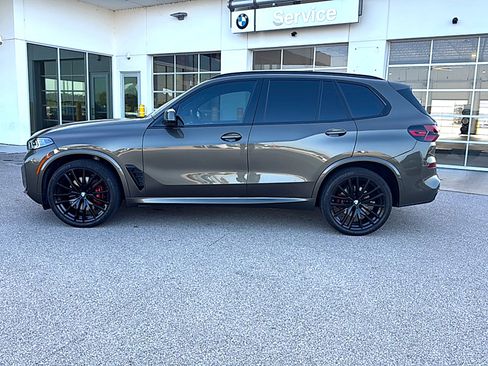 Used 2024 BMW X5 sDrive40i w/ M Sport Package RWD image 4