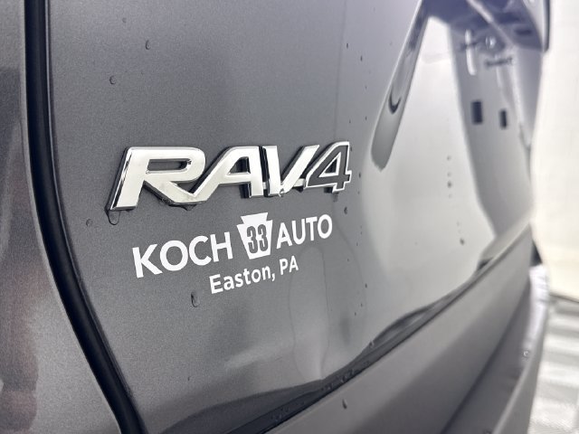 Used 2023 Toyota RAV4 XLE Premium AWD/4WD image 18