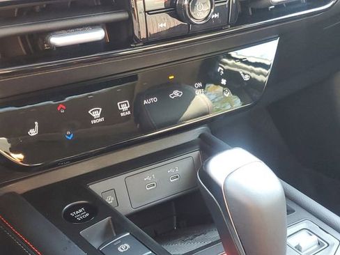 Certified 2025 Nissan Kicks SR w/ SR Premium Package image 26