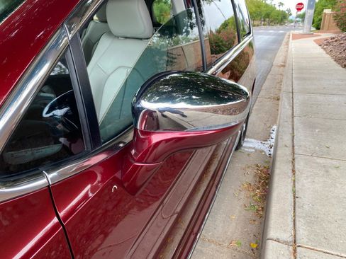 Used 2018 Chrysler Pacifica Limited FWD image 19