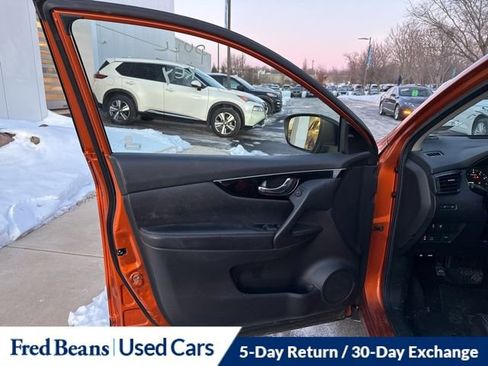 Used 2017 Nissan Rogue Sport SL w/ SL Premium Package image 8