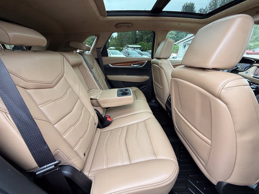 Used 2017 Cadillac XT5 Platinum AWD/4WD image 18