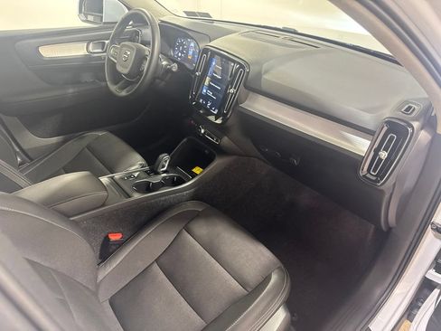 Used 2020 Volvo XC40 T5 Momentum AWD/4WD image 26