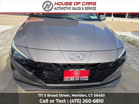 Used 2023 Hyundai Elantra SEL w/ Convenience Package FWD image 10