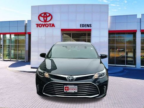 Used 2017 Toyota Avalon XLE Premium image 9