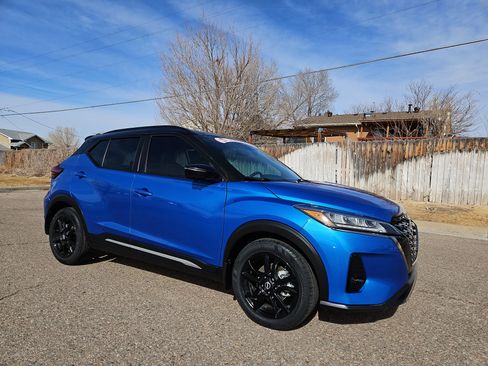 Used 2024 Nissan Kicks SR w/ SR Premium Package image 2