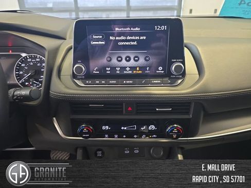 Used 2026 Nissan Rogue SV AWD/4WD image 17