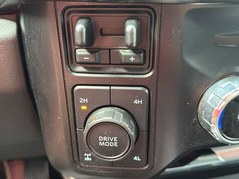 Used 2023 Ford F250 Lariat w/ Lariat Ultimate Package AWD/4WD image 37