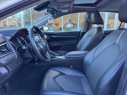 Used 2018 Toyota Camry SE image 13