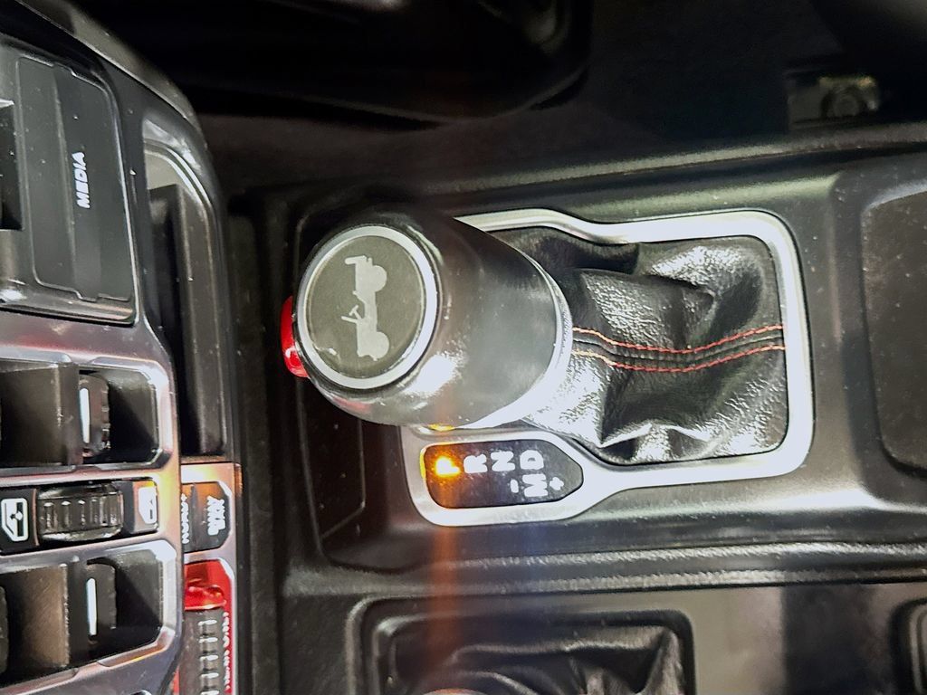 Used 2021 Jeep Wrangler Unlimited Rubicon w/ Uconnect 4C Nav & Sound Group AWD/4WD image 21