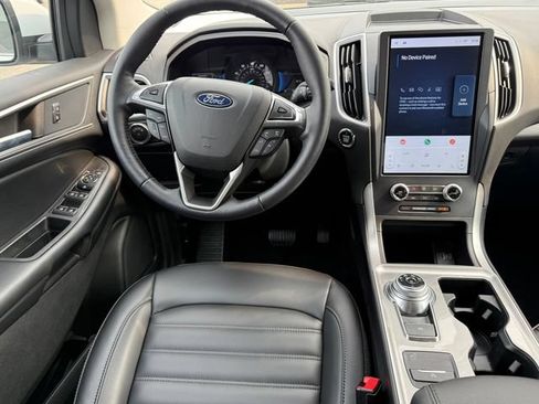 Certified 2023 Ford Edge SEL w/ Convenience Package AWD/4WD image 9