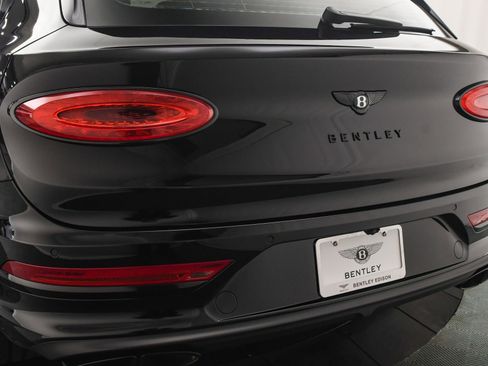 Certified 2022 Bentley Bentayga image 23