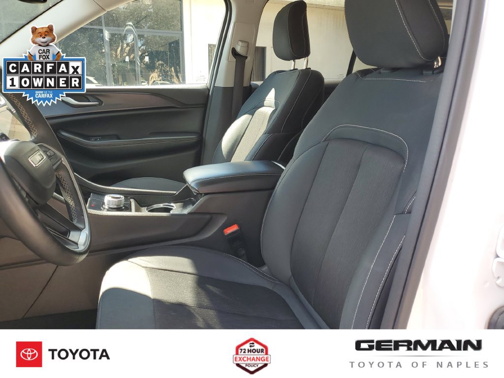 Used 2024 Jeep Grand Cherokee Laredo RWD image 19