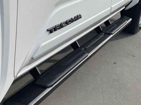 Certified 2024 Toyota Tacoma SR5 image 9