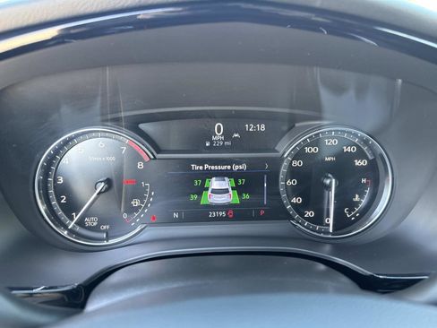 Certified 2025 Cadillac XT6 Premium Luxury image 30