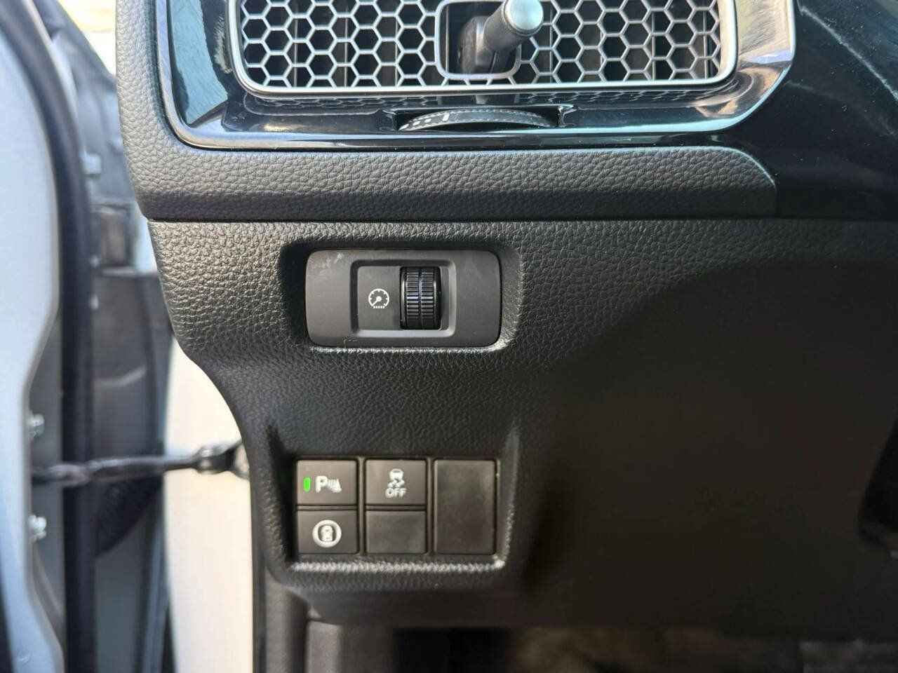 Used 2022 Honda Civic Touring image 11