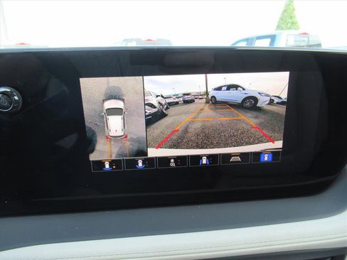 Used 2024 Buick Encore GX Avenir w/ Avenir Technology Package image 28