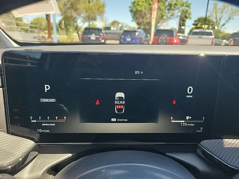 New 2025 Nissan Kicks SR FWD image 32